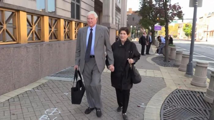 Ông Peter Coker Sr. và vợ, bà Susan Coker, tại Tòa án Quận New Jersey. Nguồn: Jerry Frasier và Vinny Castaldo.