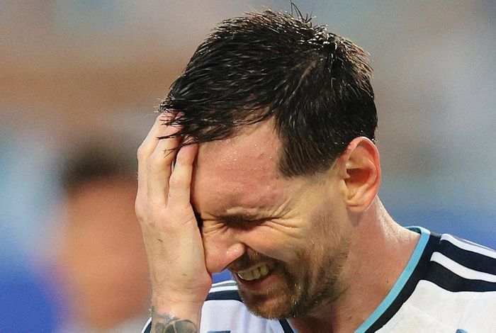 Messi trải qua trận đấu khó khăn. (Ảnh: Reuters)