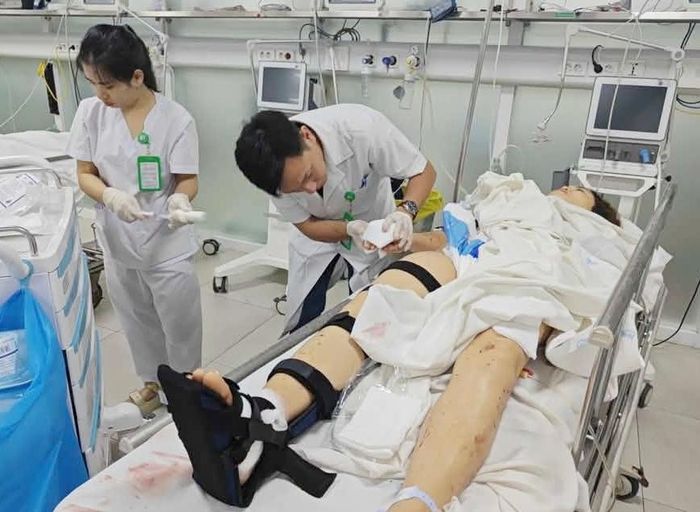 Người phụ nữ khác vào viện trong tình trạng đa chấn thương.