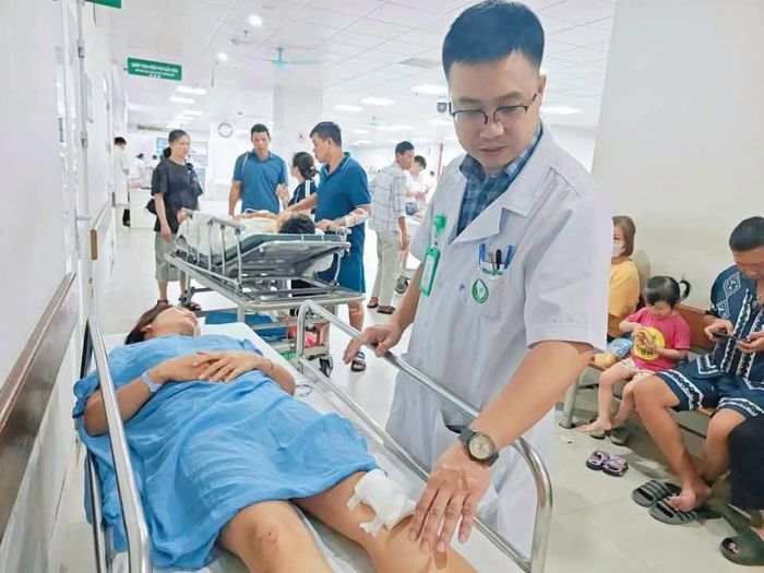 Người phụ nữ vào viện trong tình trạng bị thương ở gối.