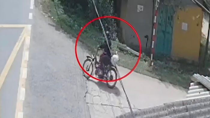 Hình ảnh Hà Văn Tý sau khi bắt cóc cháu bé 4 tuổi rồi bỏ trốn sang địa phận tỉnh Lào Cai. (Ảnh: Công an tỉnh Lào Cai)