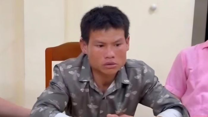Hà Văn Tý tại cơ quan công an. (Ảnh: Công an tỉnh Lào Cai)