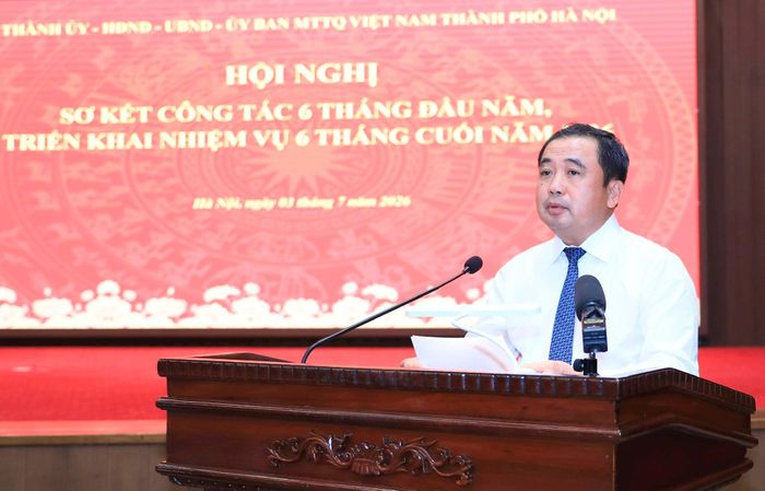Bí thư Thành ủy Hà Nội Trần Đức Thắng phát biểu kết luận tại Hội nghị sơ kết công tác 6 tháng đầu năm, triển khai nhiệm vụ 6 tháng cuối năm 2026. Ảnh: QUANG THÁI