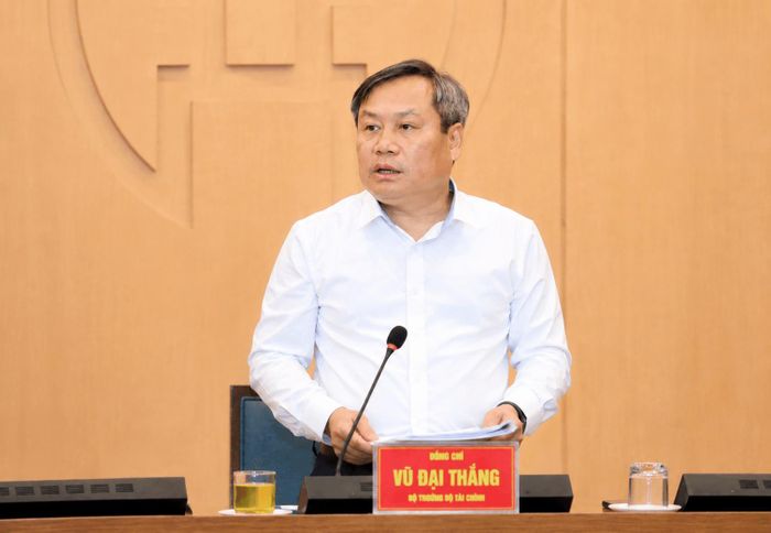 Chủ tịch UBND thành phố Hà Nội Vũ Đại Thắng phát biểu tại điểm cầu trụ sở UBND thành phố. Ảnh: Viết Thành