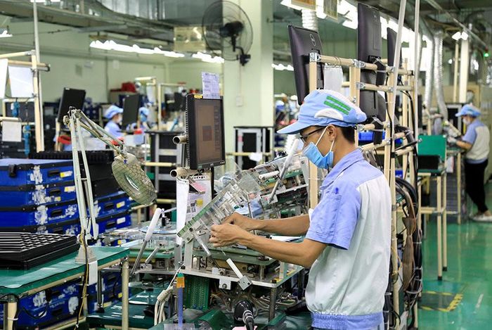 Sản xuất linh kiện điện tử tại Công ty TNHH Katolec Việt Nam (Khu công nghiệp Quang Minh). Ảnh: Đỗ Tâm