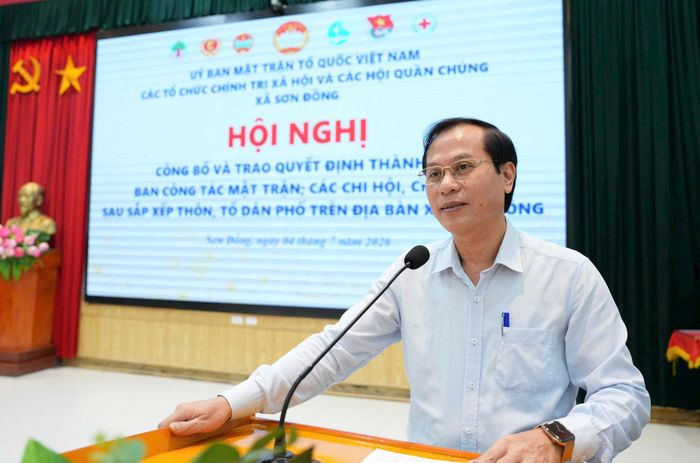 Phó Bí thư Thường trực Đảng ủy, Chủ tịch HĐND xã Sơn Đồng Nguyễn Đăng Sơn phát biểu tại hội nghị. Ảnh: NS
