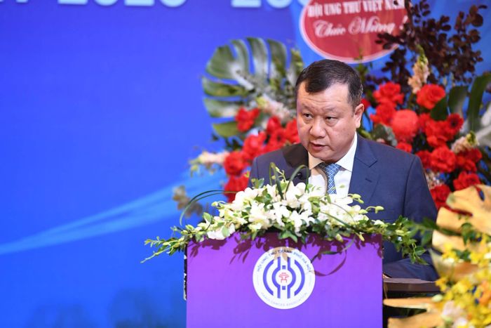 TTƯT.TS.BS Bùi Vinh Quang, Giám đốc Bệnh viện Ung Bướu Hà Nội - Chủ tịch Hội Ung thư TP Hà Nội khóa I, nhiệm kỳ 2026-2031 phát biểu.