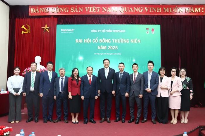 Với nền tảng tài chính và kinh nghiệm quản trị, ông Phạm Hoàng Anh đang cùng Traphaco thúc đẩy chuyển đổi số, phát triển chuỗi dược liệu bền vững và nâng cao năng lực cạnh tranh của dược Việt.