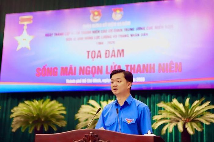 Ủy viên dự khuyết Trung ương Đảng - Bí thư thường trực Trung ương Đoàn Nguyễn Minh Triết phát biểu tại buổi tọa đàm.