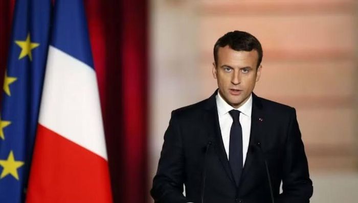 Tổng thống Pháp cũng thông báo Paris đã triển khai lực lượng rà phá thủy lôi chuyên dụng tới Trung Đông, gồm 2 tàu săn mìn, 2 tàu hộ tống và 1 máy bay tuần tra hàng hải.