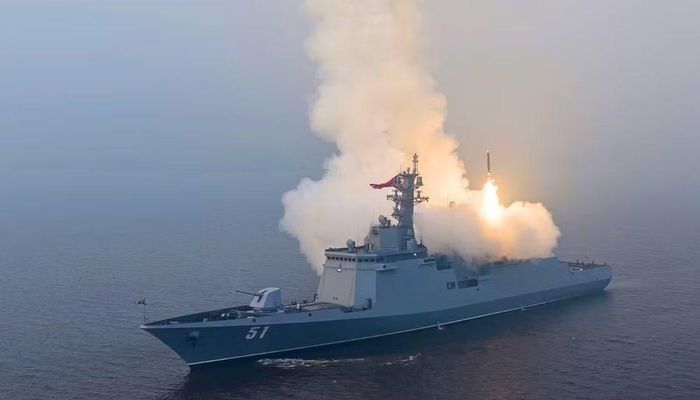Đợt thử nghiệm mới diễn ra chưa đầy 2 tuần sau khi Triều Tiên chính thức đưa chiến hạm Choe Hyon, chiếc đầu tiên của lớp cùng tên, vào biên chế.
