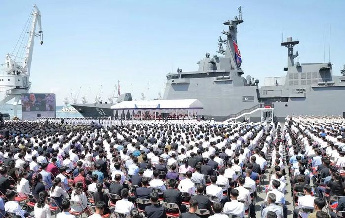 Theo Hãng thông tấn Trung ương Triều Tiên (KCNA), cuộc thử nghiệm được tổ chức nhằm đánh giá toàn diện hệ thống chiến đấu của chiến hạm mới.