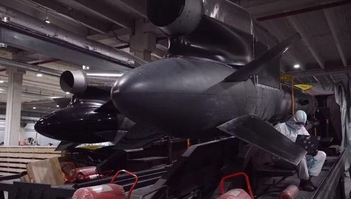 Một trong những ưu điểm chính của tên lửa hành trình FP-5 Flamingo đó là khả năng hoạt động tốt trong môi trường tác chiến điện tử dày đặc. Hệ thống dẫn đường ArduPilot không phụ thuộc vào định vị GPS khi còn có thêm cơ chế điều khiển kết hợp.