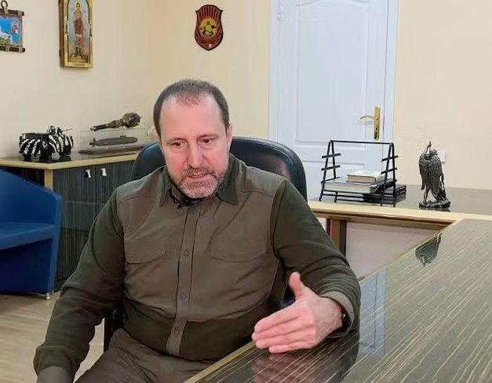 "Nga thậm chí không nên xem xét việc sử dụng vũ khí hạt nhân", quan điểm này được ông Alexander Khodakovsky - cựu chỉ huy Lữ đoàn Vostok thuộc Lực lượng Dân quân Cộng hòa Nhân dân Donetsk tự xưng (DPR) bày tỏ.