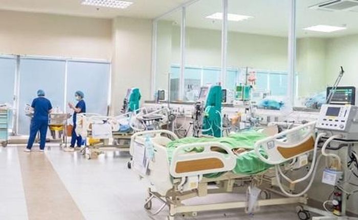  Nhiều trẻ đuối nước trong tình trạng nguy kịch đang được điều trị tại khoa Điều trị tích cực Nội khoa, Bệnh viện Nhi Trung ương. Ảnh: BVCC. 