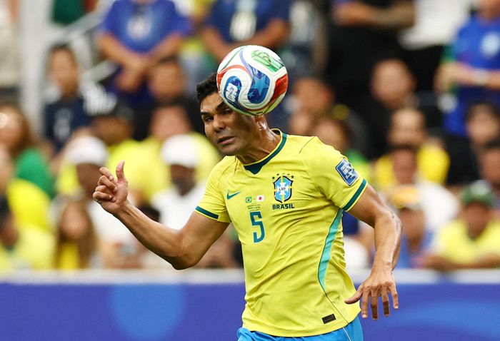 Casemiro ghi bàn trong chiến thắng 2-1 của Brazil trước Nhật Bản.
