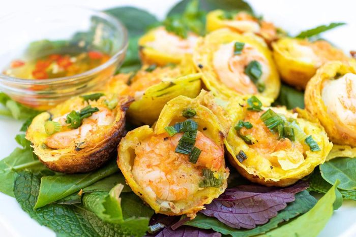 Bánh khọt Việt Nam từng nằm trong danh sách 100 món ăn ngon nhất châu Á. Ảnh: Vicky Pham.