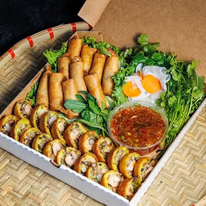 Bánh khọt tại nhà hàng Banh Khot Lady - Little Saigon nằm ở Fountain Valley (California, Mỹ). Ảnh: ĐVCC.