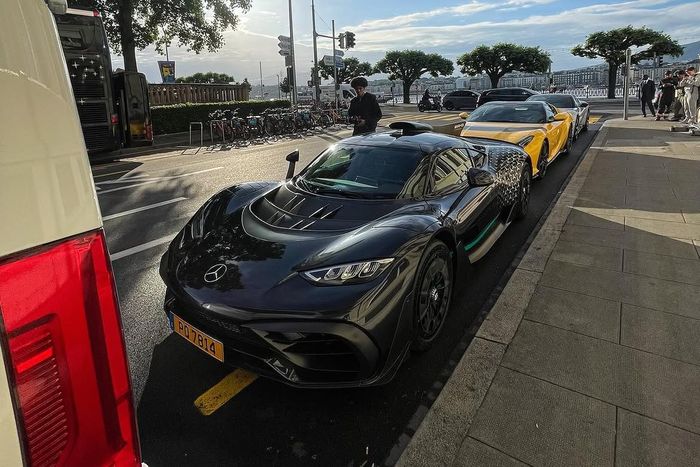  Siêu xe đầu bảng Mercedes-AMG One cũng nằm trong bộ sưu tập của tài năng trẻ này. Dựa trên công nghệ F1, mẫu xe này cũng chỉ được sản xuất giới hạn 275 chiếc. 