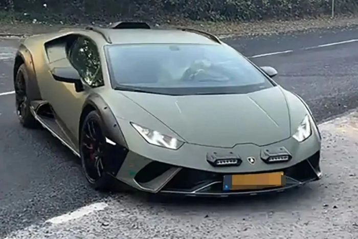  "Tay chơi siêu xe" này cũng sở hữu phiên bản địa hình Lamborghini Huracan Sterrato, vốn chỉ sản xuất giới hạn 1.499 chiếc. 