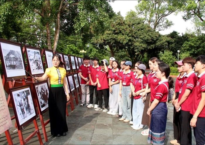 Kế hoạch cũng nhấn mạnh giáo dục, trải nghiệm, tìm hiểu giá trị lịch sử, văn hóa truyền thống quê hương, đất nước cho thế hệ trẻ. Ảnh minh họa