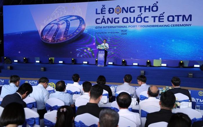 Phó Thủ tướng Thường trực đề nghị các bộ, ngành tiếp tục phối hợp, hỗ trợ, tạo điều kiện để dự án được triển khai đúng tiến độ - Ảnh: VGP/Phương Nguyên