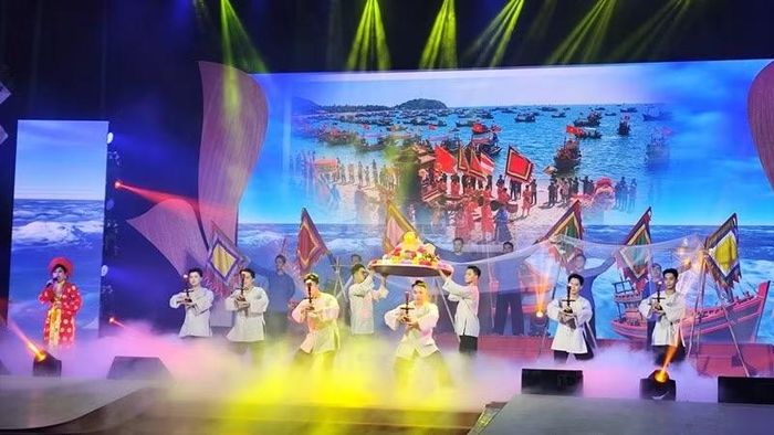 Diễn ra tại thành phố Huế - nơi hội tụ nhiều giá trị di sản đặc sắc, hội diễn không chỉ là hoạt động nghệ thuật quần chúng có quy mô toàn quốc mà còn là diễn đàn giao lưu, trao đổi kinh nghiệm giữa các địa phương.