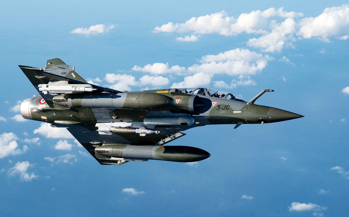 Tiêm kích Mirage 2000D-RMV sẽ tiếp tục phục vụ ở tuyến đầu của quân đội Pháp đến năm 2035. Ảnh: AvioBlog
