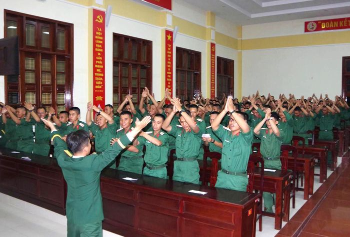 Các đơn vị tăng cường các biện pháp quản lý bộ đội trong mùa World Cup.