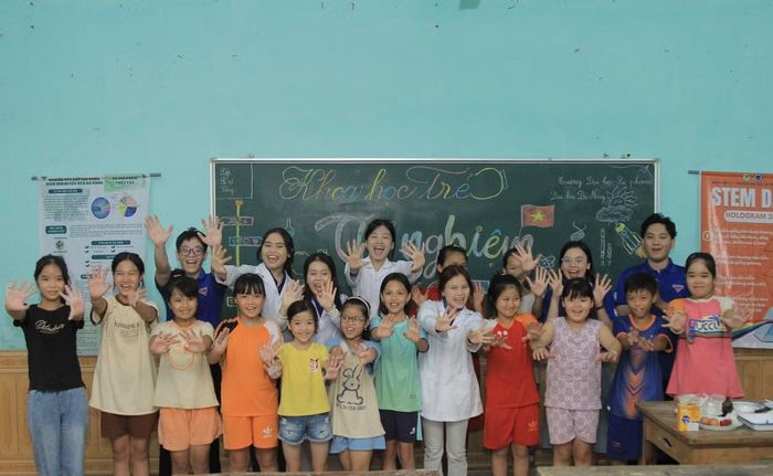 “Chiến sĩ” tham gia chiến dịch “Mùa Hè Xanh”.