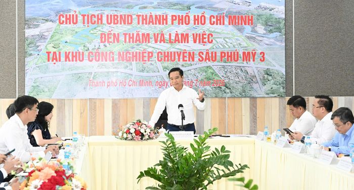  Chủ tịch UBND TPHCM phát biểu kết luận buổi khảo sát. Ảnh: VIỆT DŨNG 