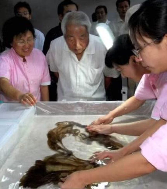 Nhóm chuyên gia Trung Quốc phát hiện ra những hiện vật dệt may 2.500 năm tuổi, hé lộ sự thật thú vị. Ảnh: @China.org.