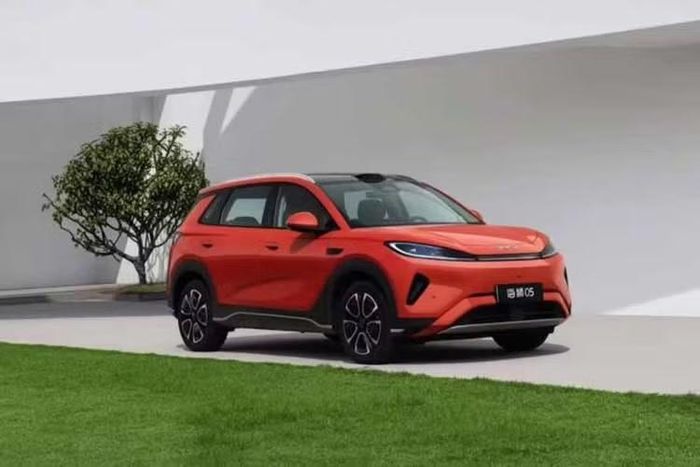 Động thái đăng ký kiểu dáng công nghiệp cho thấy BYD sẽ tiếp tục mở rộng danh mục sản phẩm tại Việt Nam. Tuy nhiên, hãng xe Trung Quốc và hệ thống đại lý hiện chưa xác nhận kế hoạch phân phối Sealion 05 trong thời gian tới.