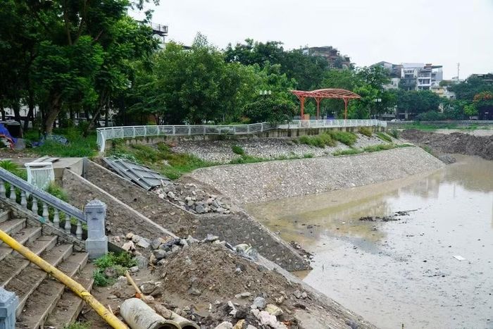 Hệ thống trạm bơm, cống tiêu thoát nước cũng được đầu tư, xây mới.