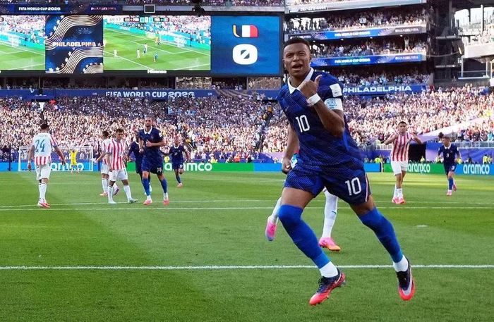 Chân sút 27 tuổi ăn mừng bàn duy nhất, giúp tuyển Pháp thắng Paraguay 1-0 ở vòng 1/8 World Cup 2026.