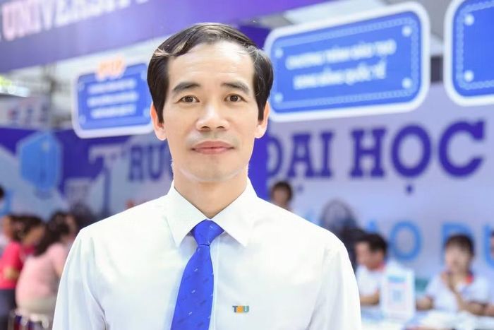 Ông Nguyễn Quang Trung - Phó Trưởng phòng Truyền thông và Tuyển sinh, Trường ĐH Thương mại. Ảnh: Xuân Quý.