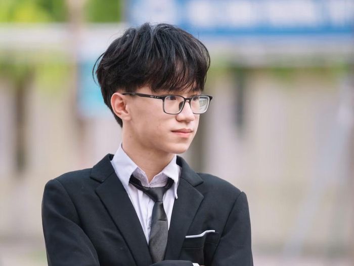  Ngôi thủ khoa khối A tỉnh Nghệ An là dấu mốc mới trong hành trình học tập của Lê Minh Hiếu sau hai giải Nhất học sinh giỏi. 