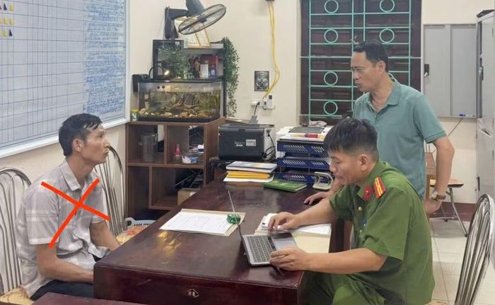 Công an tỉnh Phú Thọ lấy lời khai đối tượng Nguyễn Tiến Bình.