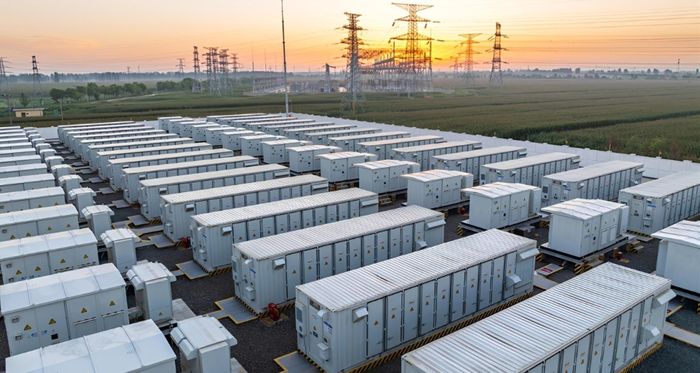 Tính đến tháng 9/2025, trên toàn nước Anh có 1.943 dự án lưu trữ pin (BESS) đang hoạt động. Ảnh: Davidson Chalmers Stewart