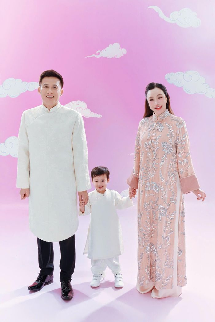 - Chị từng trải qua nhiều biến cố trong tình cảm. Những trải nghiệm đó giúp chị trở thành một người vợ, người mẹ tốt hơn như thế nào?