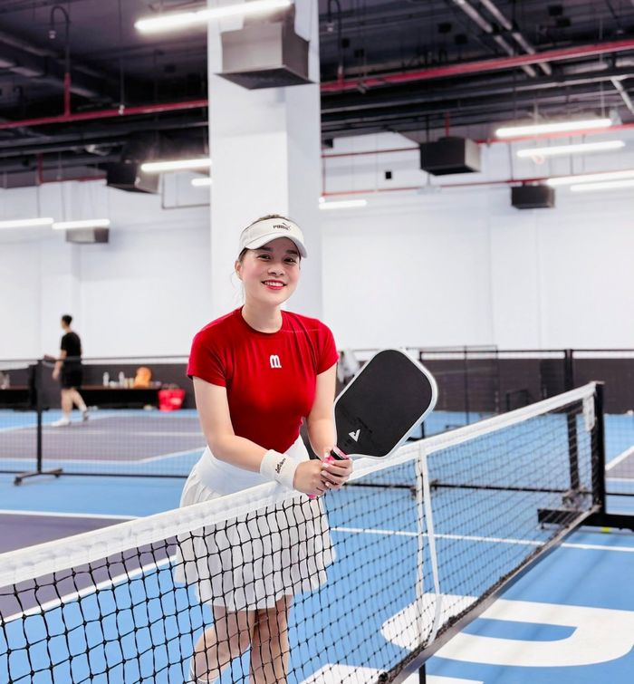 Để tăng cường sức khỏe và duy trì vóc dáng, Minh Hương gần đây tìm tới môn pickleball. 