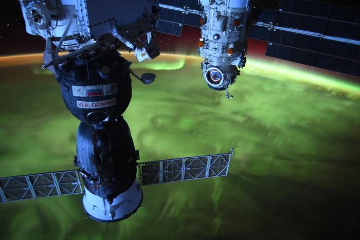 Một siêu bão có khả năng làm hỏng tất cả các vệ tinh quay quanh Trái đất. Ảnh: ESA/NASA