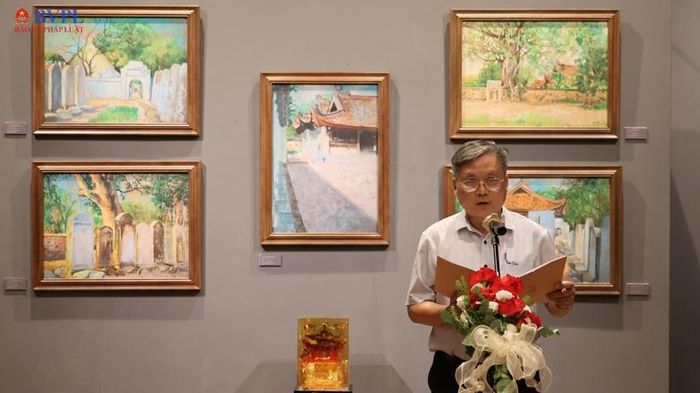 Phát biểu tại sự kiện, ông Nguyễn Văn Tú, Phó Giám đốc Trung tâm Hoạt động Văn hóa Khoa học Văn Miếu - Quốc Tử Giám, cho rằng việc bảo tồn di sản không chỉ dừng lại ở gìn giữ hiện trạng mà cần đưa di sản hòa vào đời sống đương đại. Nghệ thuật chính là cầu nối giúp công chúng tiếp cận lịch sử bằng cảm xúc, đồng thời góp phần lan tỏa những giá trị văn hóa, truyền thống hiếu học của dân tộc đến các thế hệ hôm nay.
