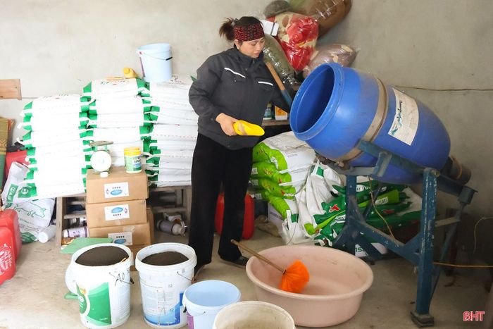 Từ đầu tháng 6, nhiều doanh nghiệp sản xuất thức ăn thủy sản đã thông báo nâng giá bán thức ăn tôm thêm từ 1.200 - 1.500 đồng/kg, đưa giá bán lên mức khoảng 33.500 - 40.000 đồng/kg tùy loại.