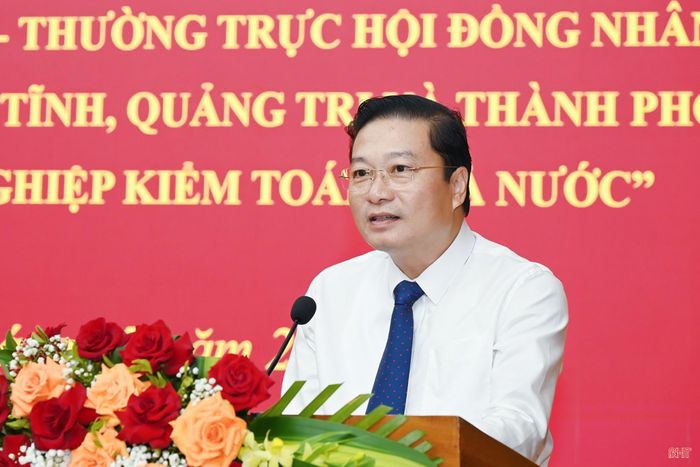 Đồng chí Lê Hồng Vinh - Phó Bí thư Tỉnh ủy, Chủ tịch UBND tỉnh Quảng Trị khai mạc hội nghị.