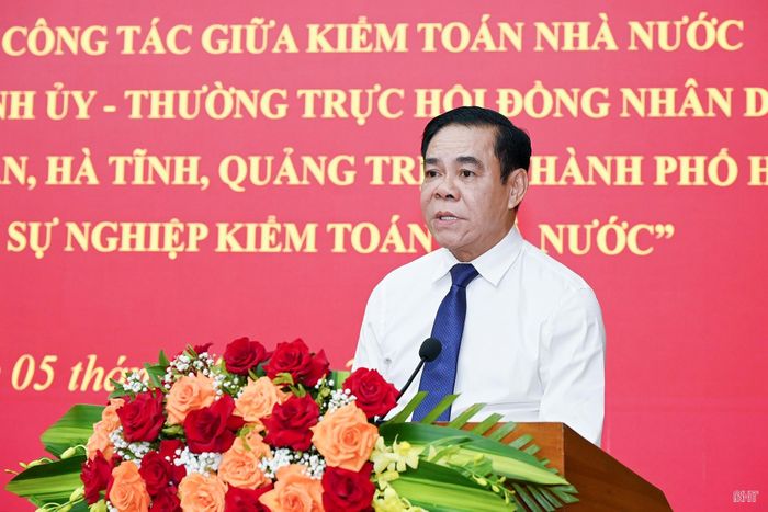 Đồng chí Võ Trọng Hải - Phó Bí thư Tỉnh ủy, Chủ tịch UBND tỉnh Nghệ An thảo luận tại hội nghị.