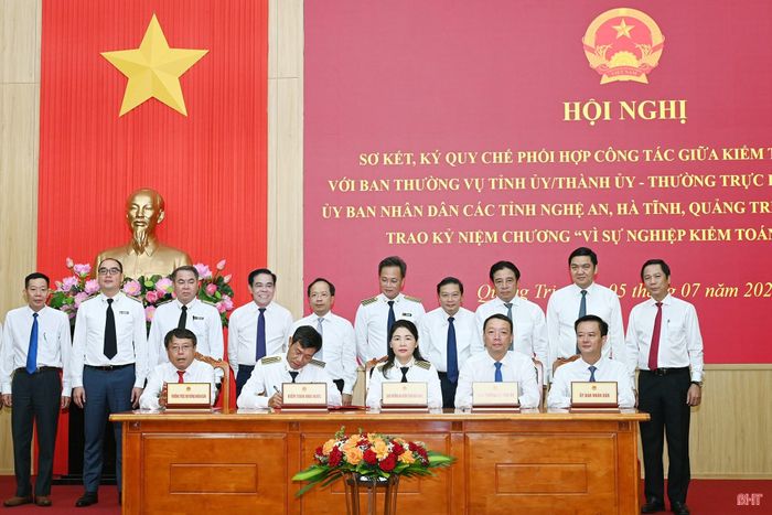 Lãnh đạo KTNN và các tỉnh Hà Tĩnh, Nghệ An, Quảng Trị và thành phố Huế đã ký Quy chế phối hợp công tác trong giai đoạn 2026 - 2030.