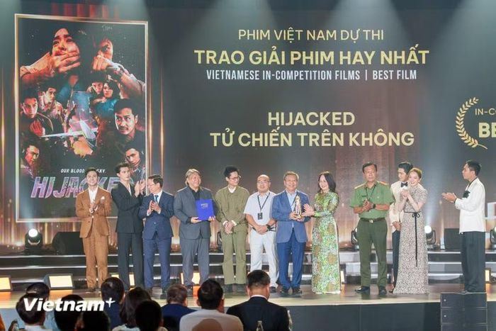Tử chiến trên không đạt giải phim hay nhất. (Ảnh: Thanh Phong/Vietnam+)