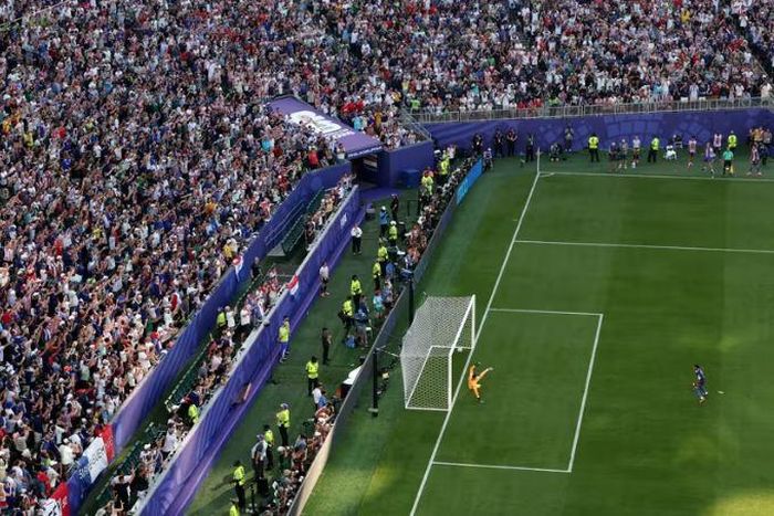 Bàn thắng của Mbappe từ góc nhìn trên khán đài (Ảnh: FIFA)
