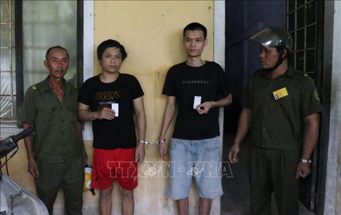 Công an phường Hương An phát hiện hai đối tượng dương tính với ma túy trong quá trình rà soát, kiểm tra trong khu dân cư.